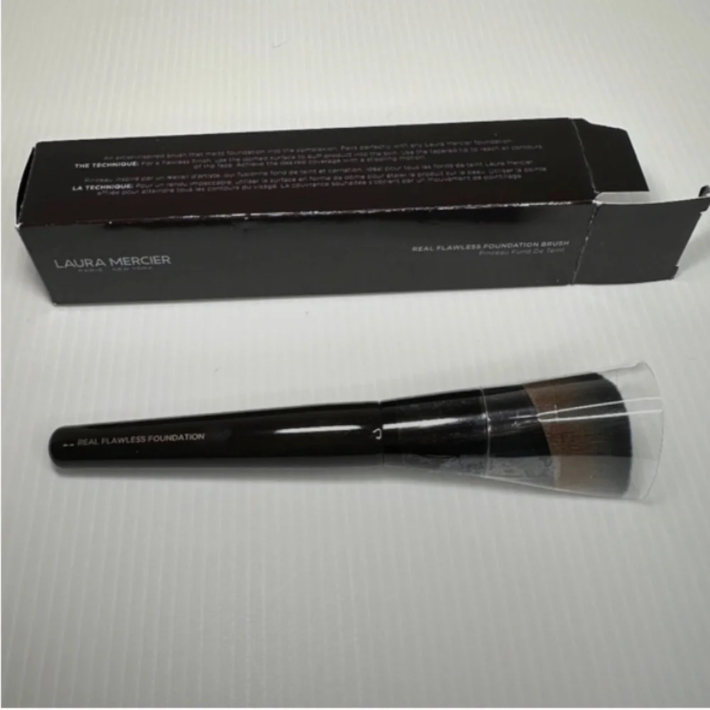Laura Mercier Real Flawless Foundation Makeup Foundation Brush New In Box